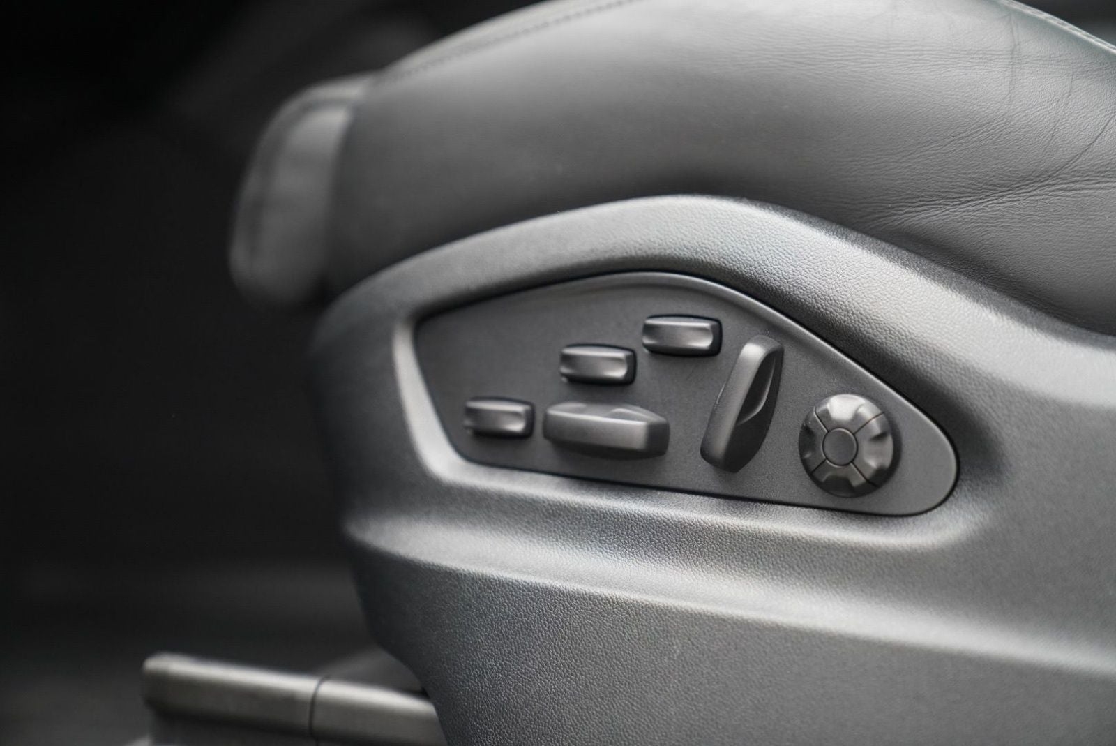 2025 Porsche Cayenne GTS