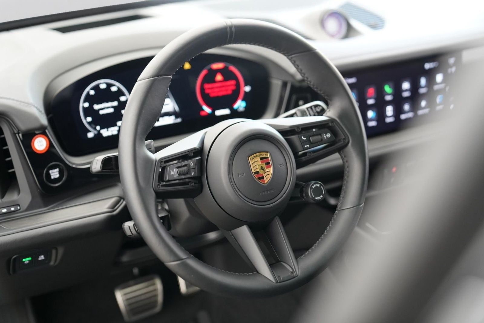 2025 Porsche Cayenne GTS