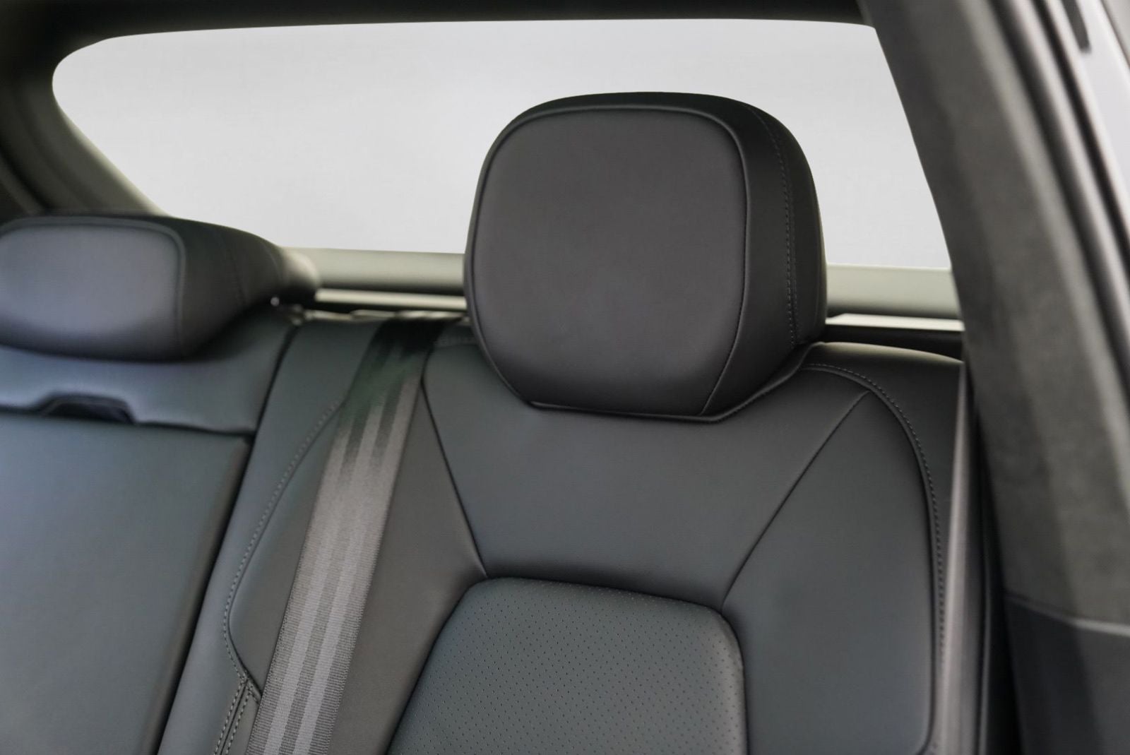 2025 Porsche Cayenne GTS