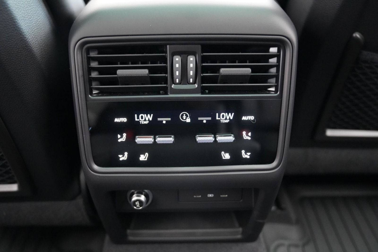 2025 Porsche Cayenne GTS