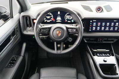 2025 Porsche Cayenne GTS