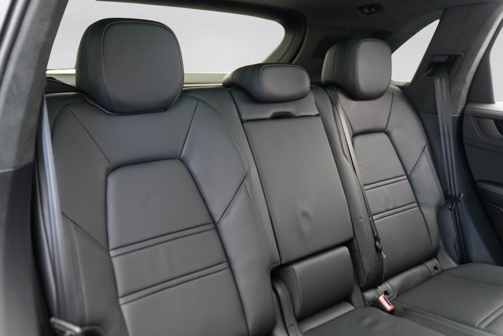 2025 Porsche Cayenne GTS