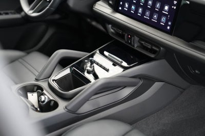 2025 Porsche Cayenne GTS