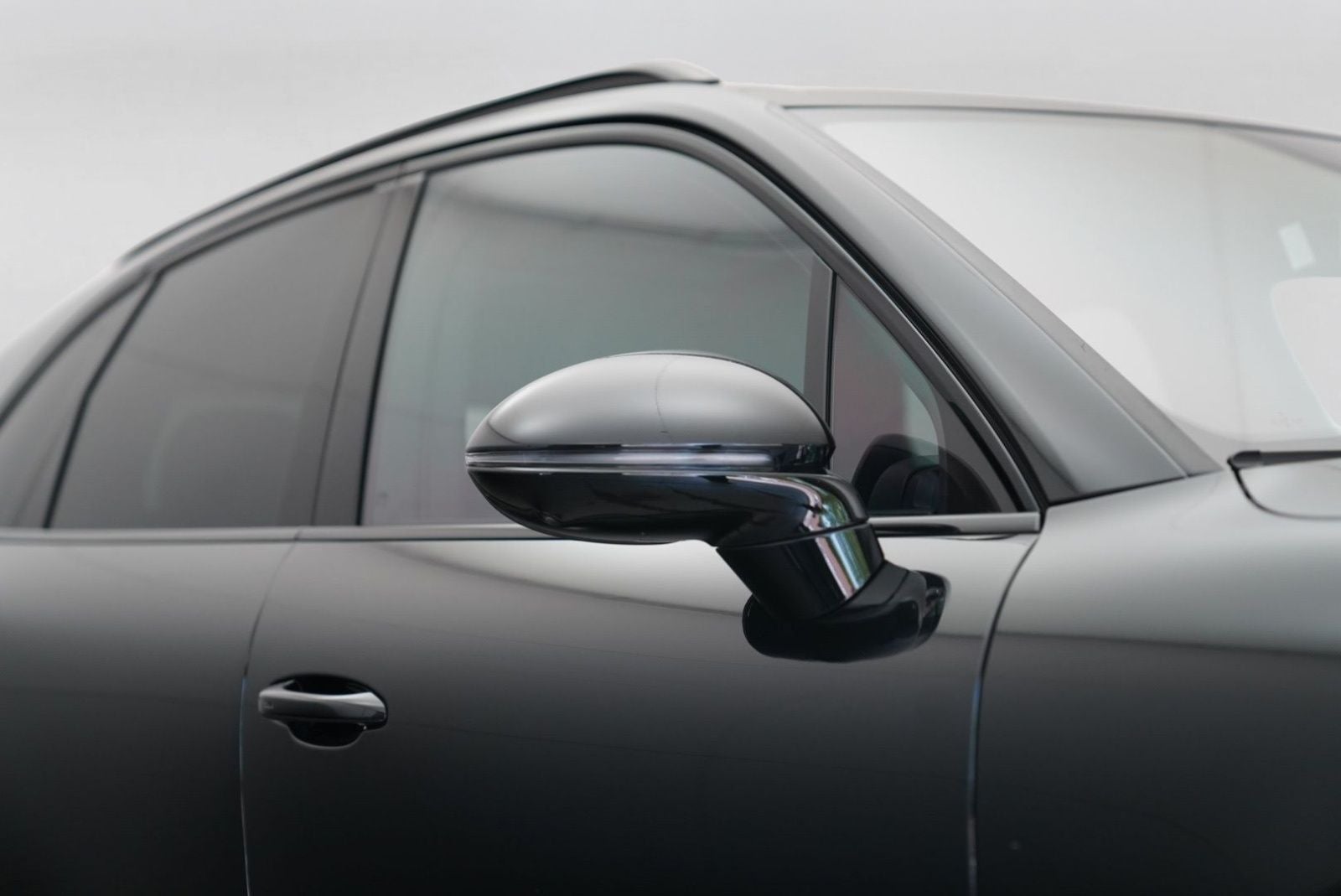 2025 Porsche Cayenne GTS