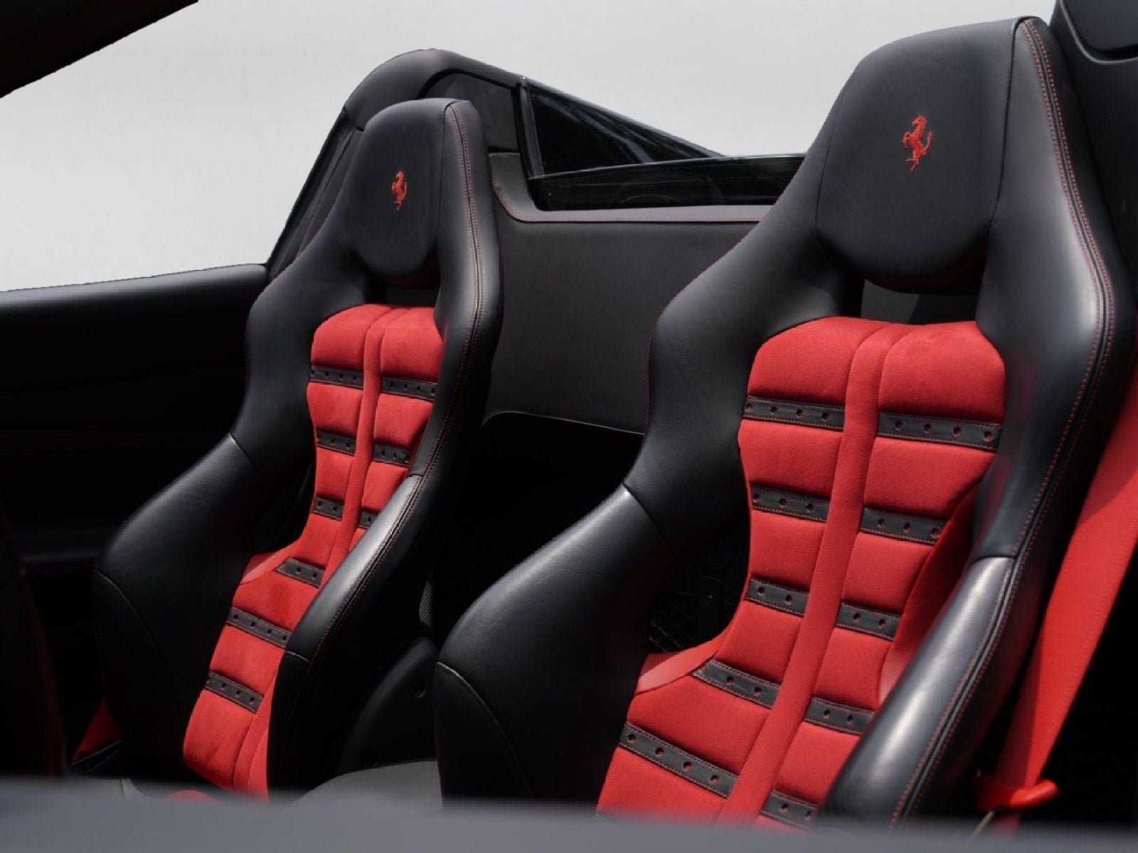 2019 Ferrari 488 Spider Base