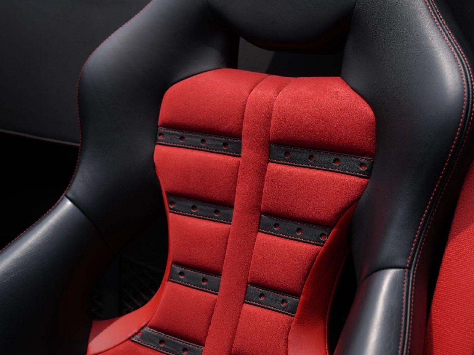 2019 Ferrari 488 Spider Base