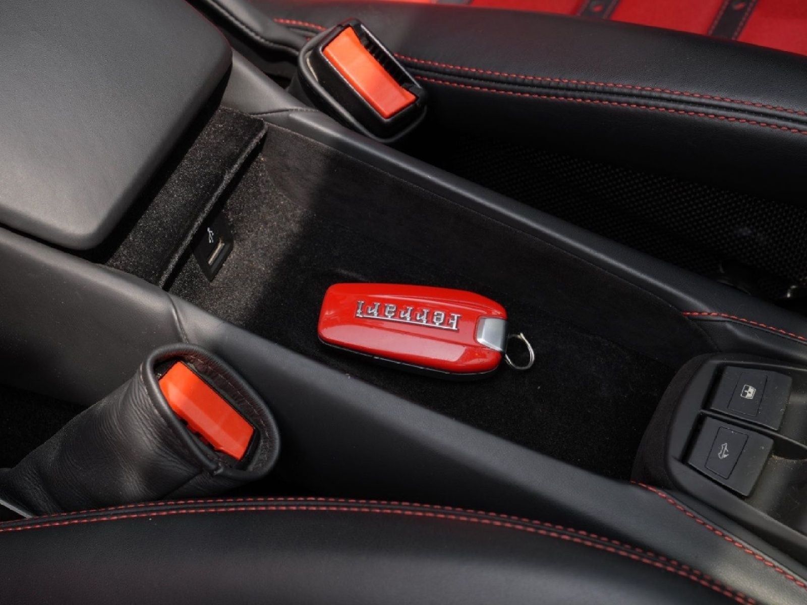 2019 Ferrari 488 Spider Base