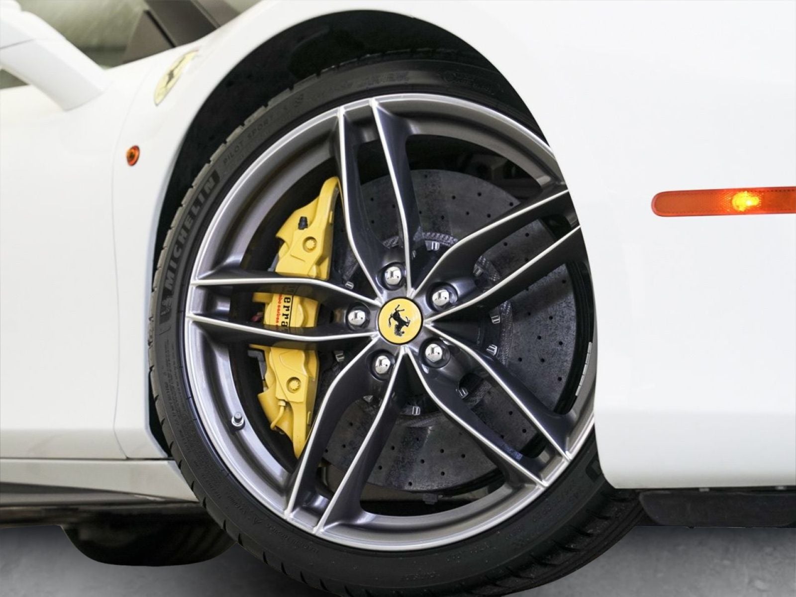2017 Ferrari 488 Spider Base