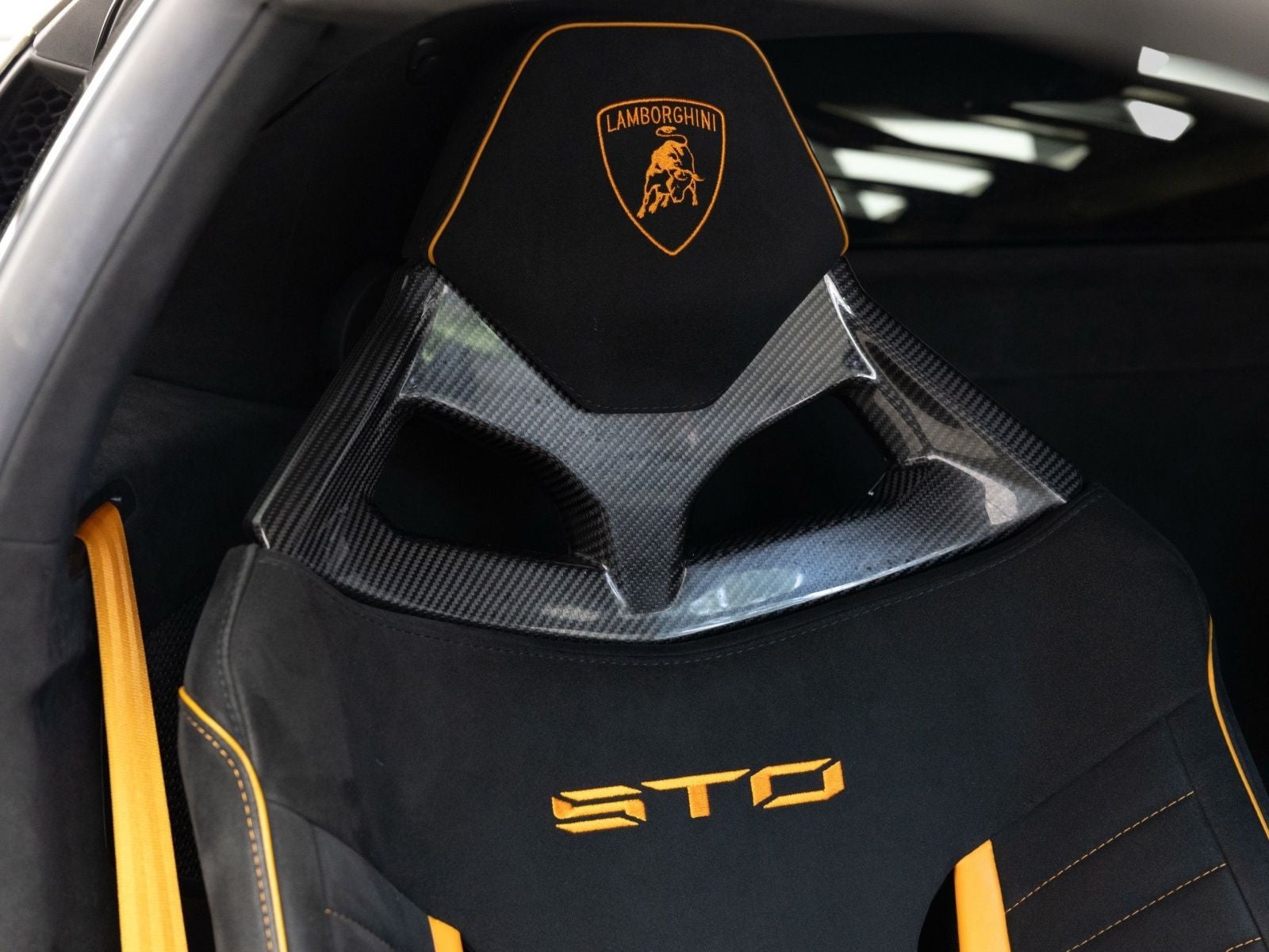 2022 Lamborghini Huracan STO Base