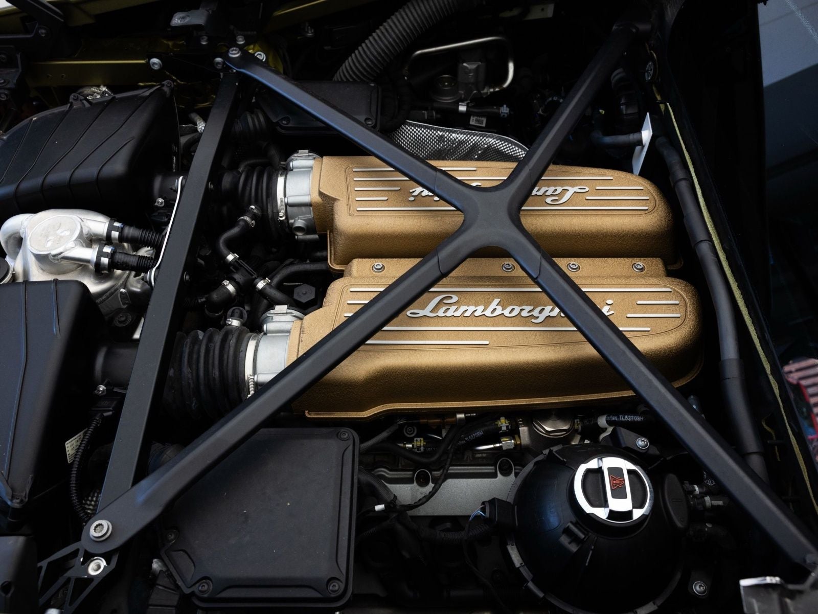 2022 Lamborghini Huracan STO Base