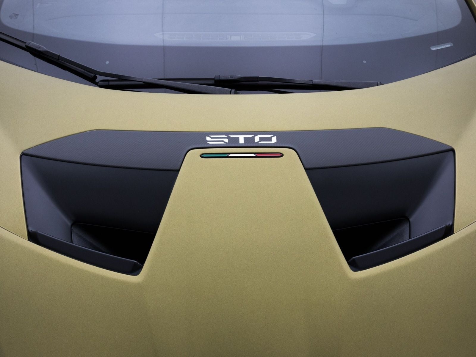 2022 Lamborghini Huracan STO Base