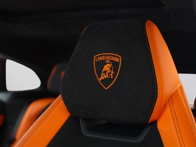 2022 Lamborghini Urus Base
