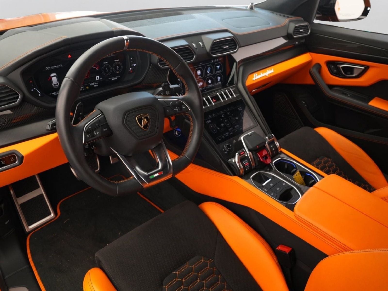 2022 Lamborghini Urus Base