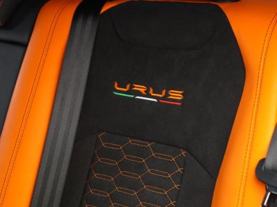 2022 Lamborghini Urus Base