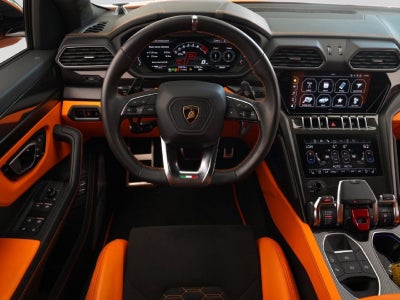 2022 Lamborghini Urus Base