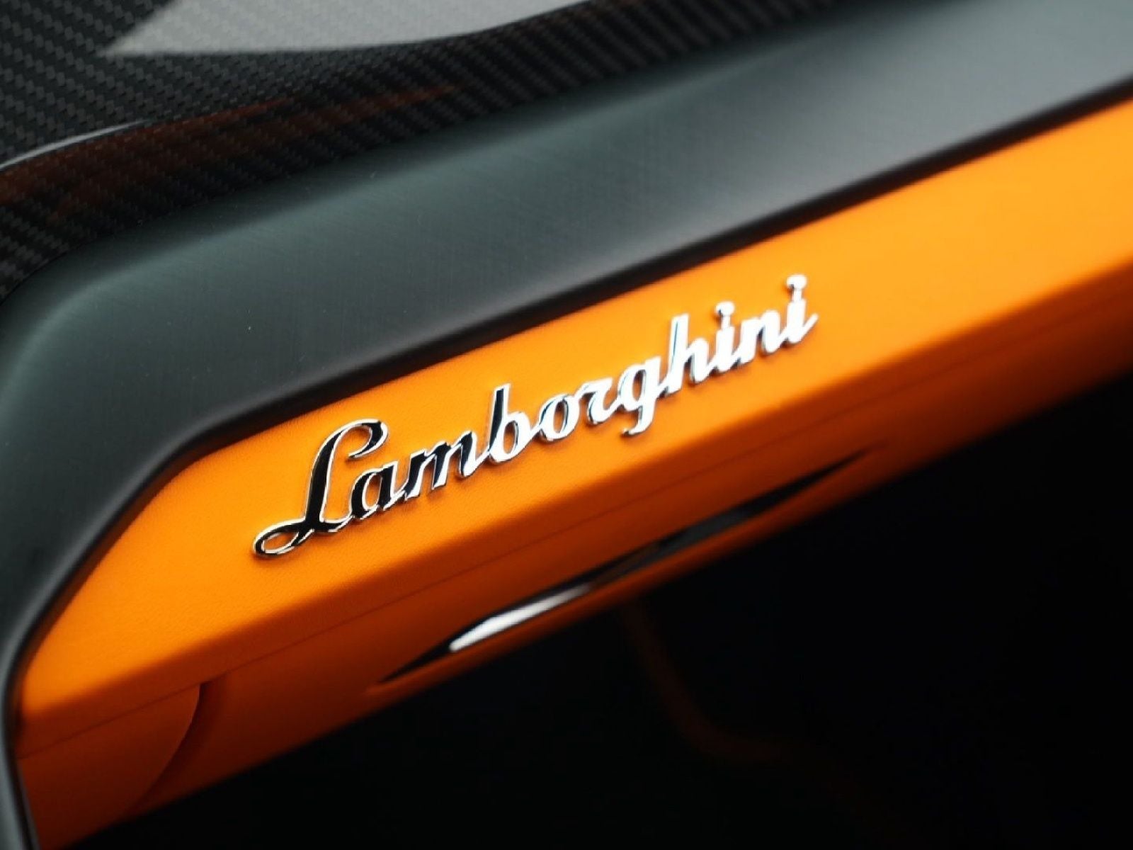 2022 Lamborghini Urus Base