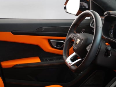 2022 Lamborghini Urus Base
