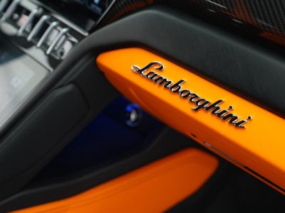 2022 Lamborghini Urus Base