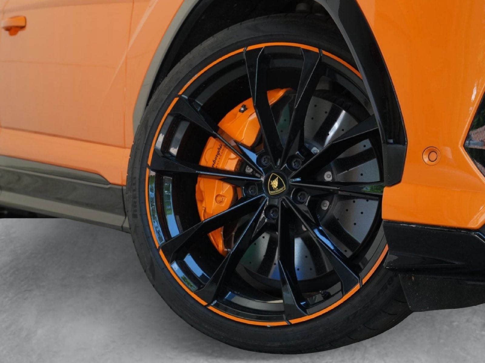 2022 Lamborghini Urus Base