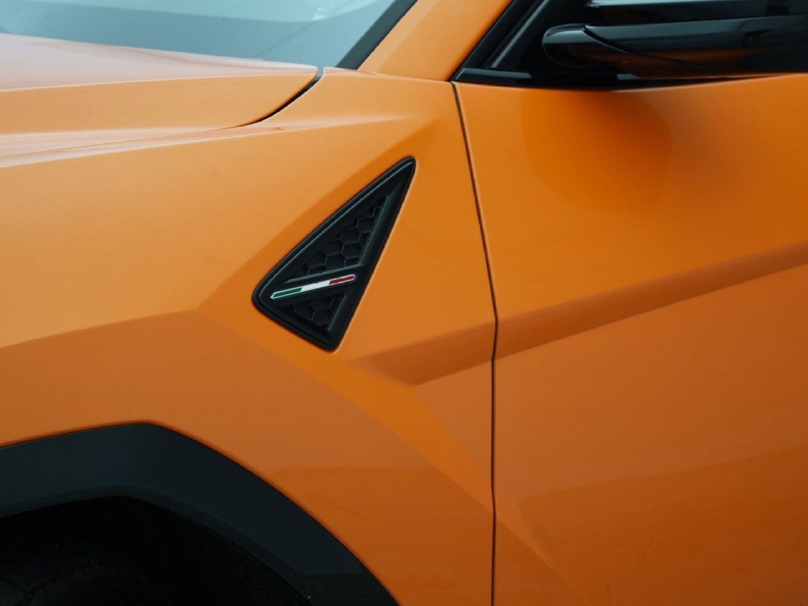 2022 Lamborghini Urus Base