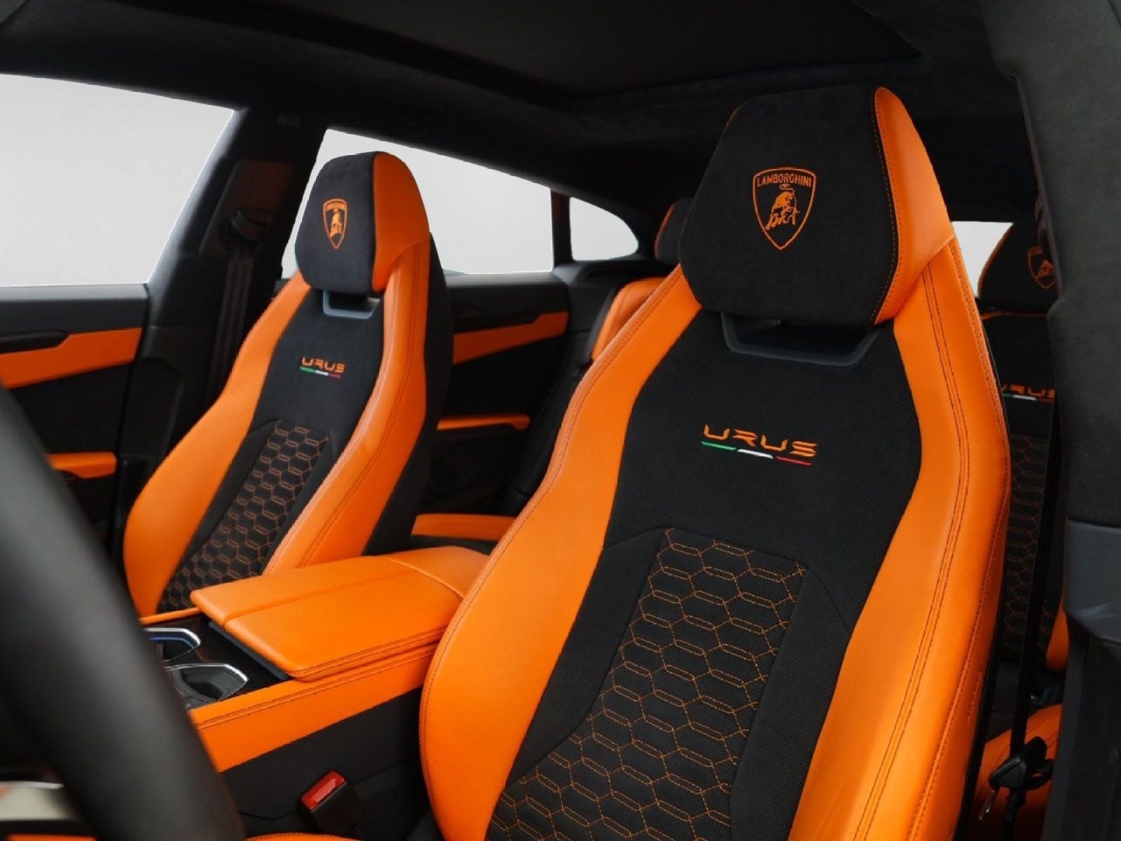 2022 Lamborghini Urus Base