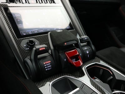 2024 Lamborghini Urus Performante