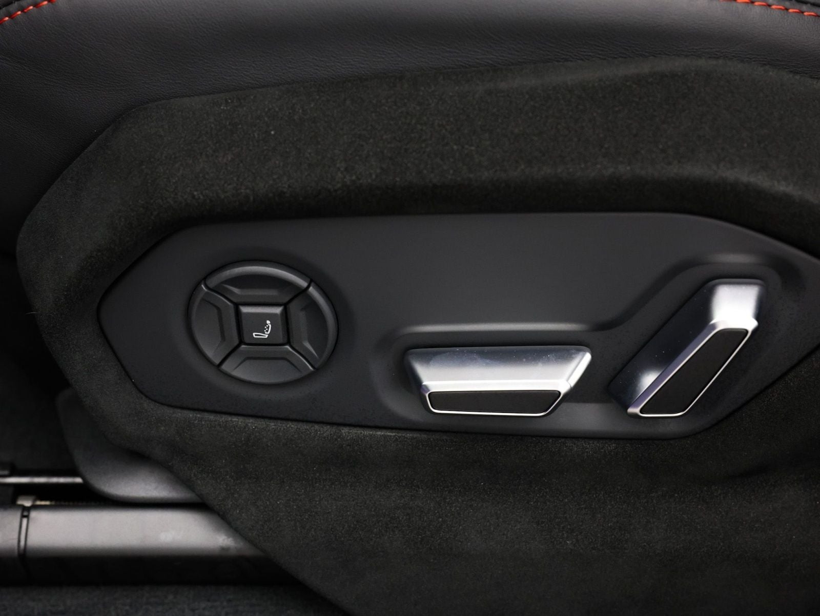 2024 Lamborghini Urus Performante