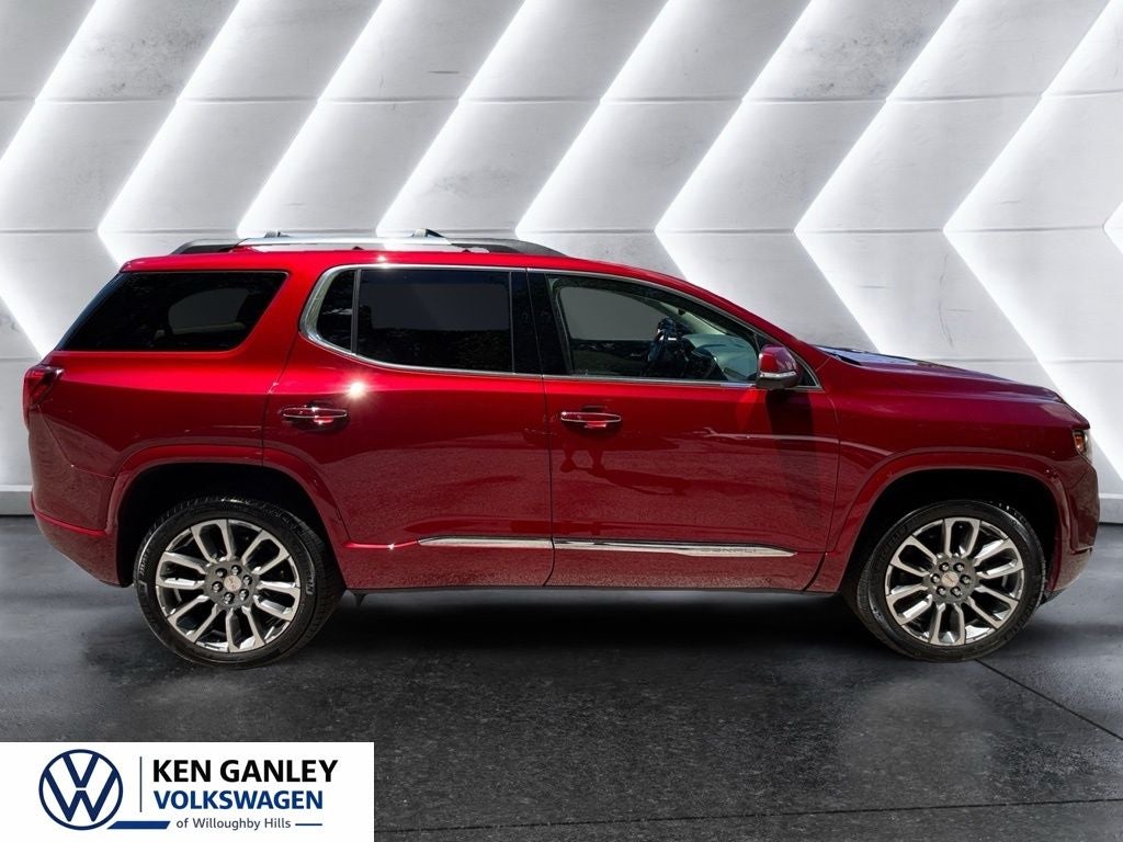 2023 GMC Acadia Denali