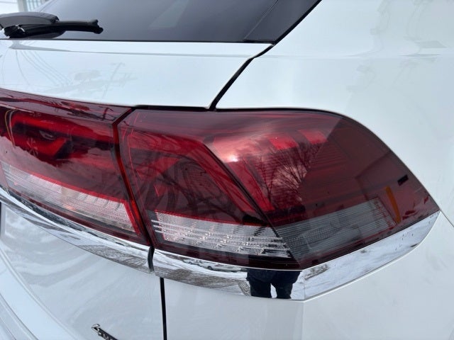 2024 Volkswagen Atlas Cross Sport 2.0T SEL R-Line