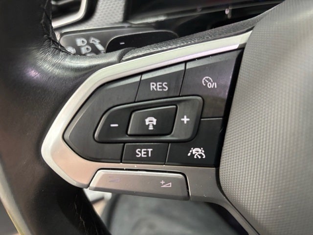 2024 Volkswagen Atlas Cross Sport 2.0T SEL R-Line