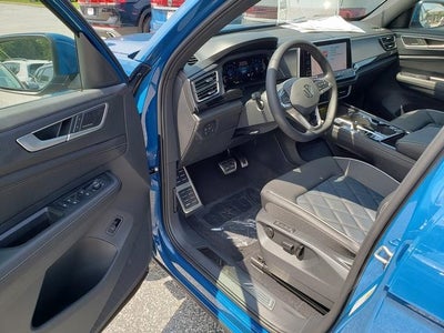 2025 Volkswagen Atlas Cross Sport 2.0T SEL Premium R-Line
