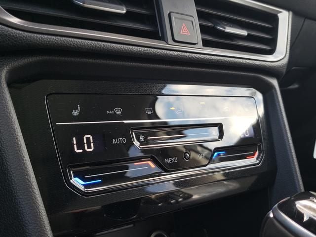 2026 Volkswagen Taos 1.5T SE Black