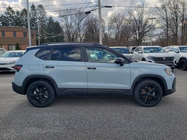 2026 Volkswagen Taos 1.5T SE Black