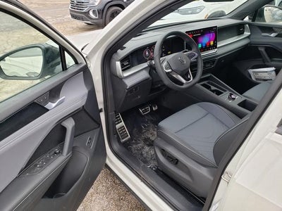 2026 Volkswagen Tiguan 2.0T SE R-Line Black