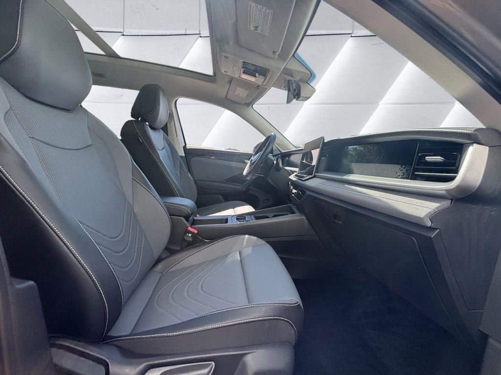 2025 Volkswagen Tiguan 2.0T SE