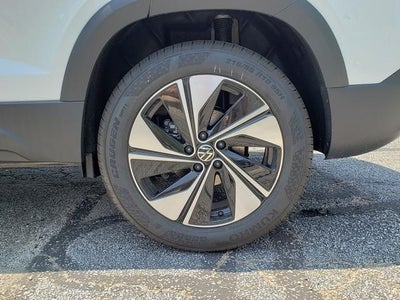 2025 Volkswagen Taos 1.5T SE