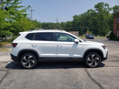 2025 Volkswagen Taos 1.5T SE