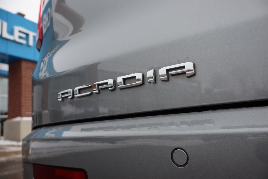2023 GMC Acadia Denali