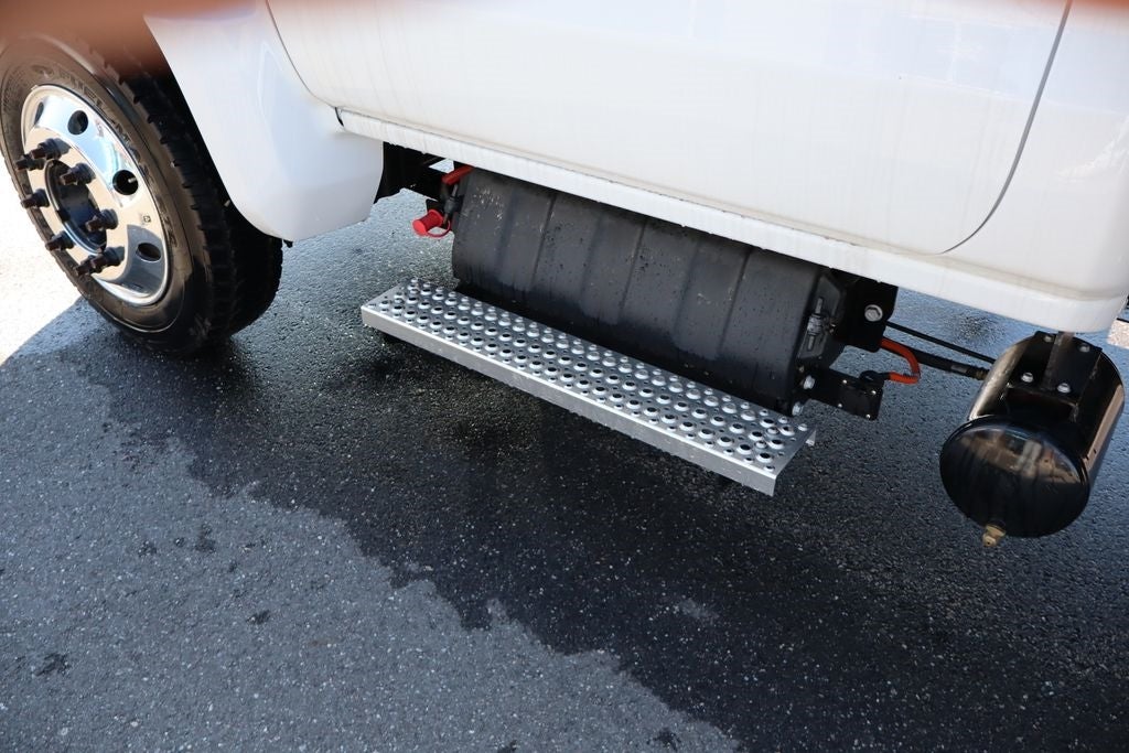 2023 Chevrolet Silverado 5500HD Medium Duty 1WT w/ Knapheide Landscaper Dump Body