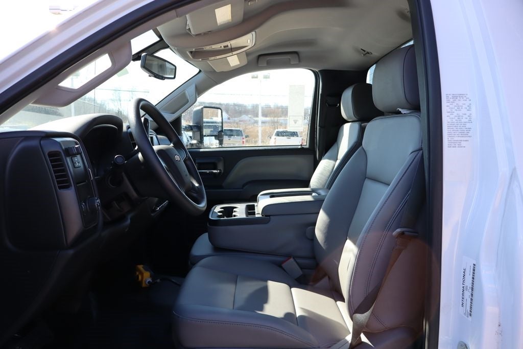 2023 Chevrolet Silverado 5500HD Medium Duty 1WT w/ Knapheide Landscaper Dump Body