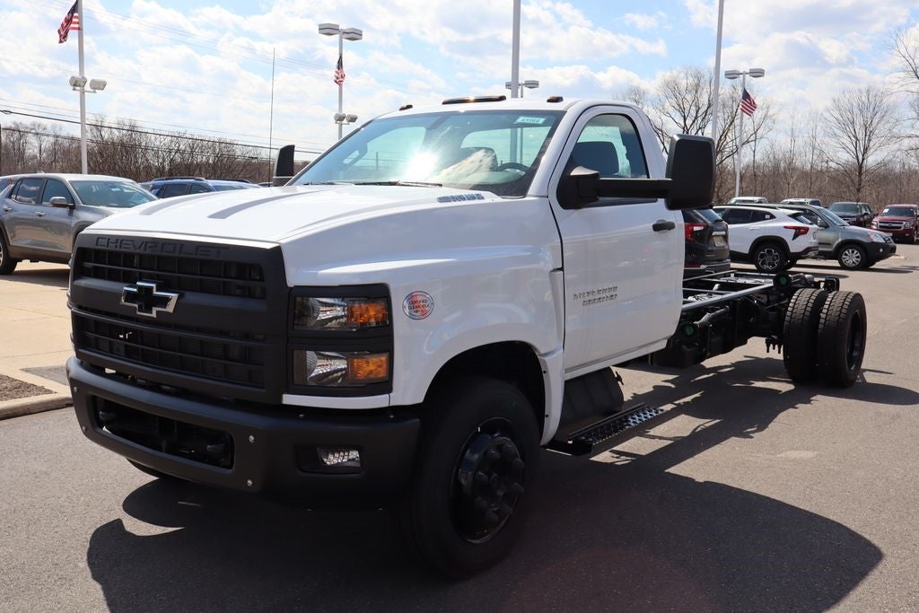 2024 Chevrolet Silverado 6500HD Medium Duty 1WT Chassis-Cab 201"WB 120"CA