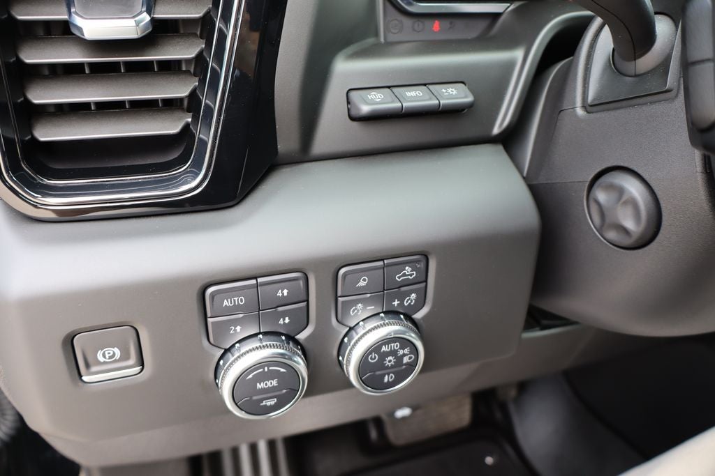2025 GMC Sierra 1500 AT4X