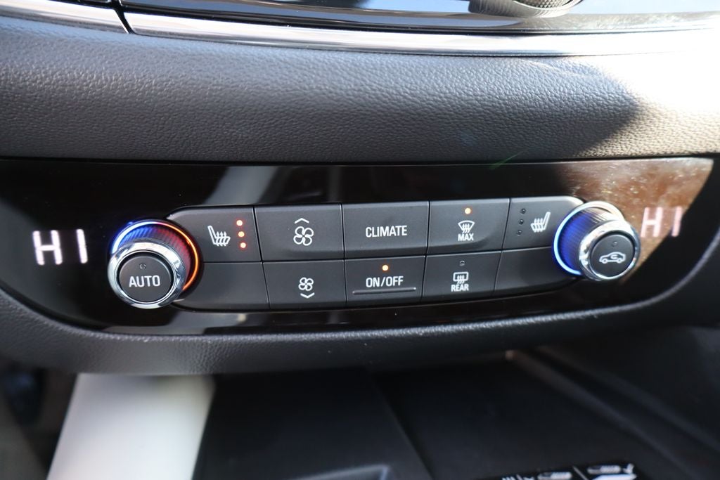 2024 Buick Enclave Essence