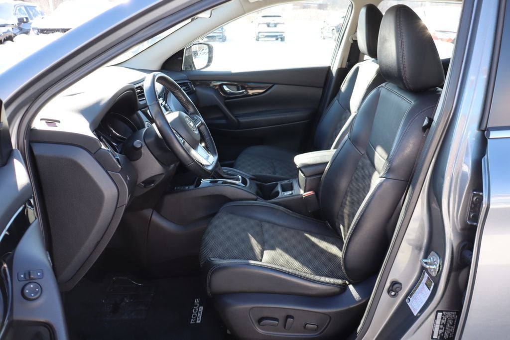 2021 Nissan Rogue Sport SV