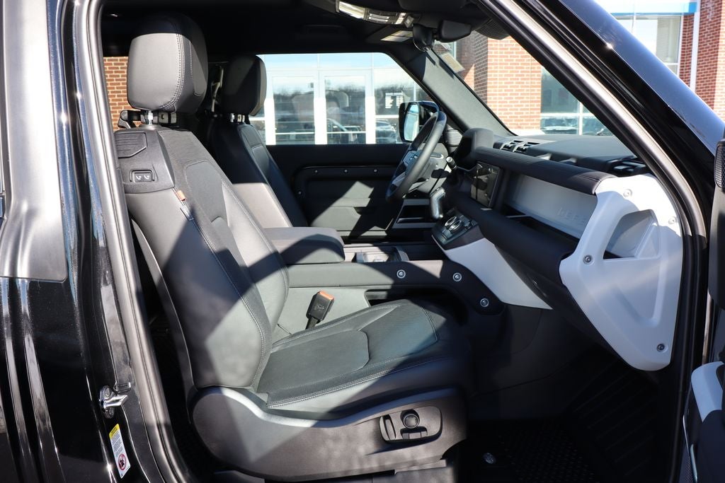 2023 Land Rover Defender 90 X-Dynamic SE