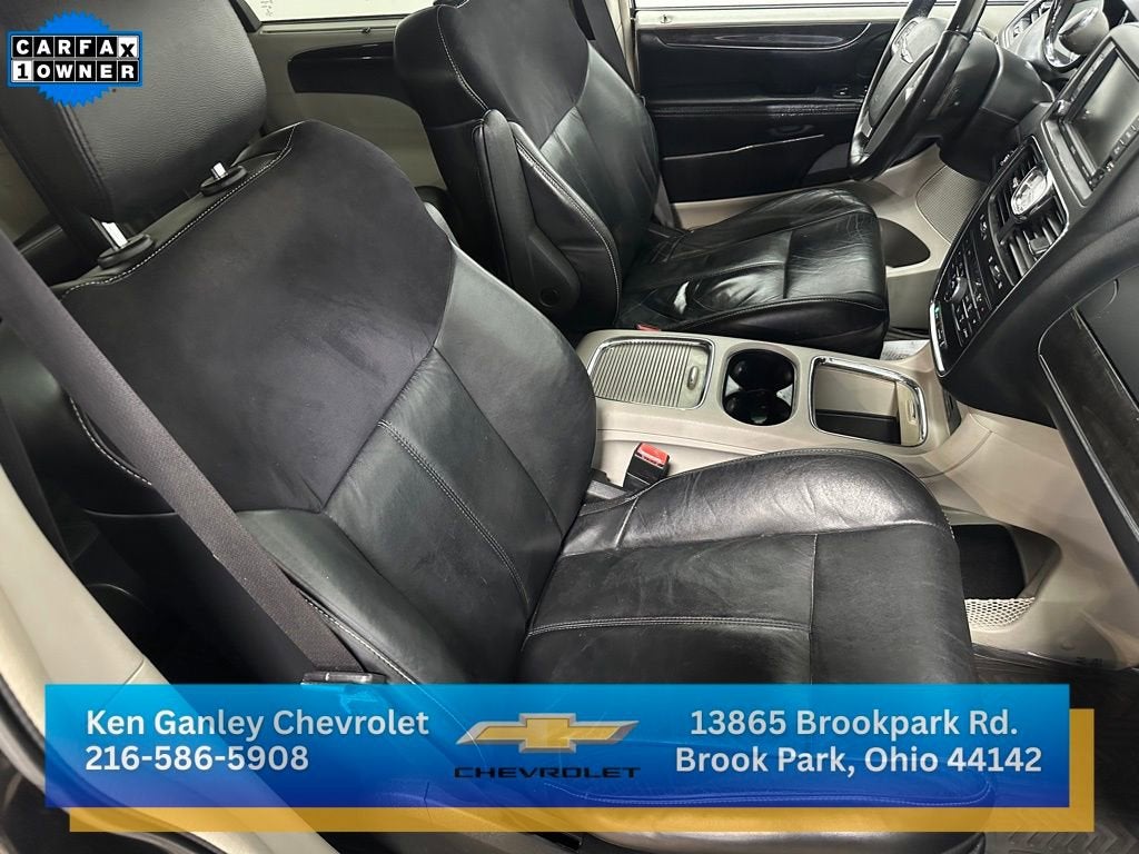 2015 Chrysler Town & Country Limited Platinum