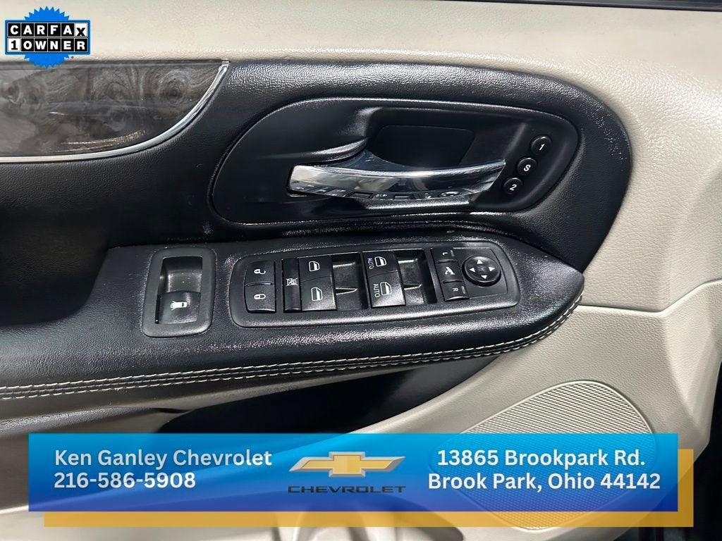 2015 Chrysler Town & Country Limited Platinum