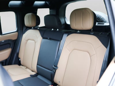 2026 Land Rover Defender 110 V8