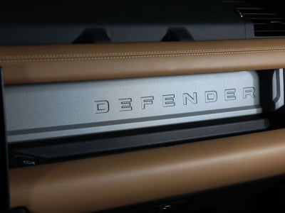2026 Land Rover Defender 110 V8