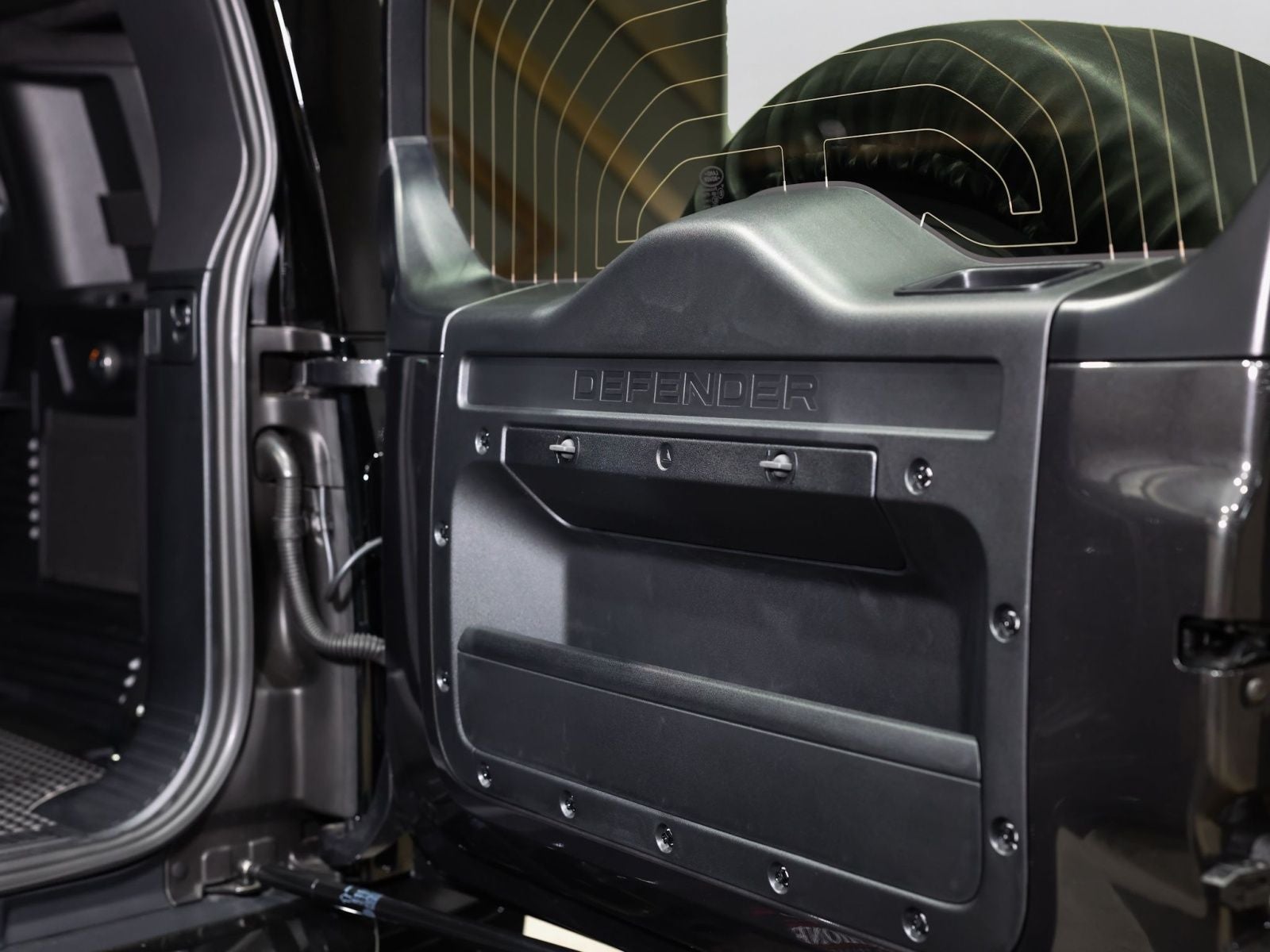 2026 Land Rover Defender 110 V8